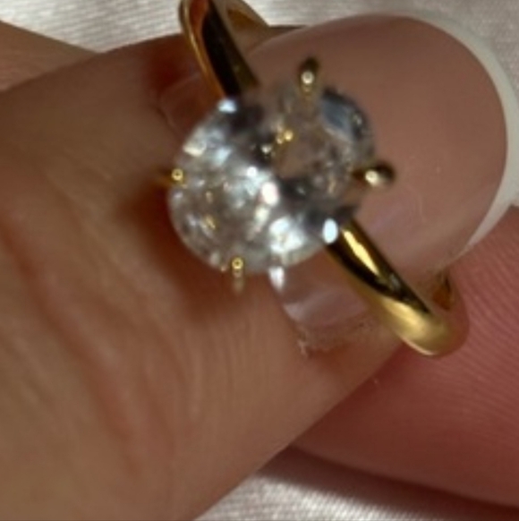 QVC Stunning 1.5 kt Diamonique Solitare Gold over 925 Silver Ring size 6 - Picture 5 of 14